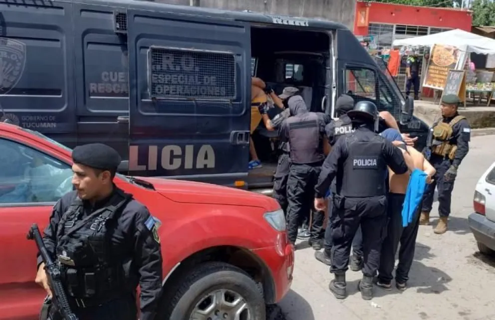 Continúan los fuertes operativos para trasladar detenidos condenados a Benjamín Paz_676dc92270052.webp