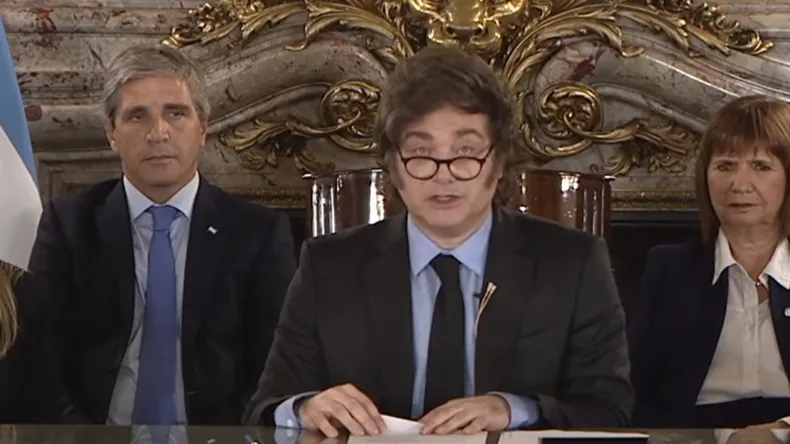 Milei dejó abierta la posibilidad de aplicar un ajuste fiscal Milei dejó abierta la posibilidad de aplicar un ajuste fiscal más profundo si ocurre un shock externo