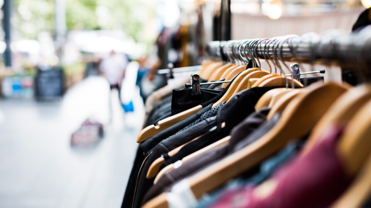Las marcas de ropa bajan precios ante la caída del Las marcas de ropa bajan precios ante la caída del consumo
