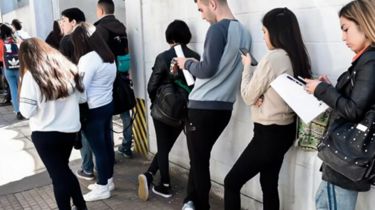 Condiciones, brechas y horizontes para el empleo joven Condiciones, brechas y horizontes para el empleo joven