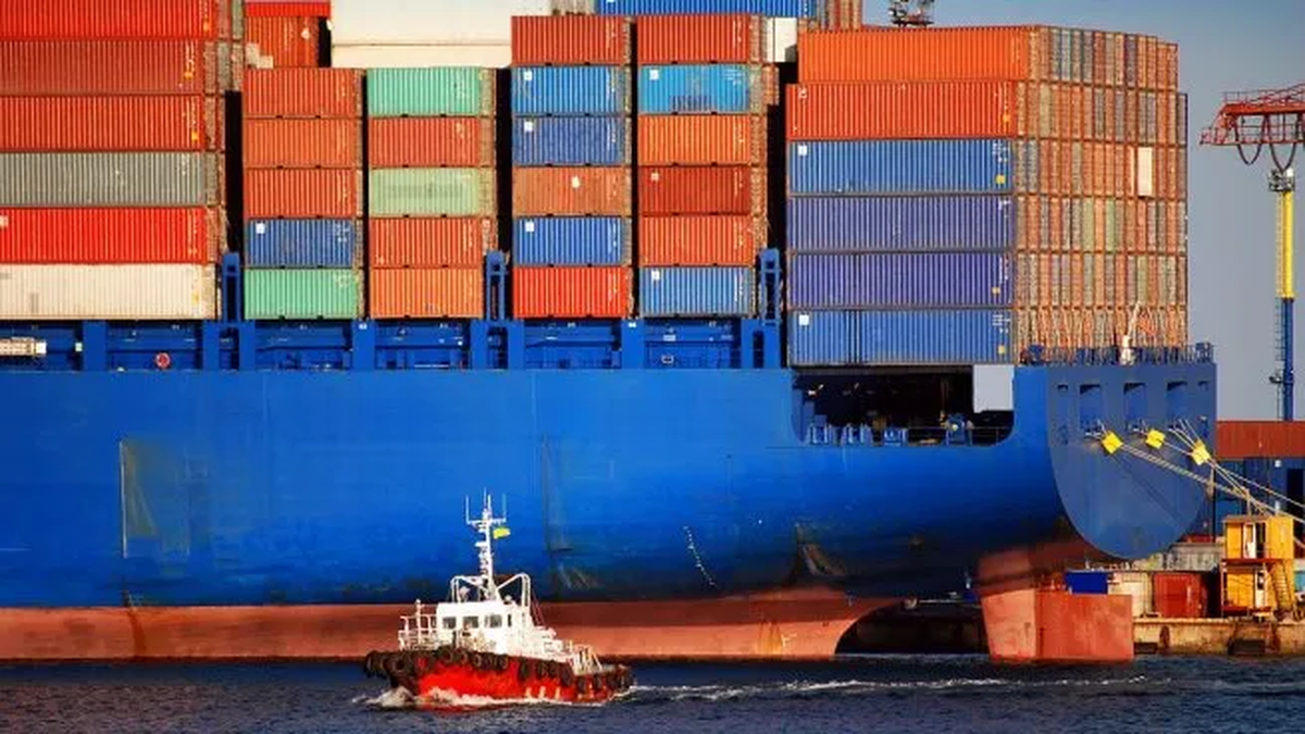 El superávit comercial de junio llegó a 906 millones de El superávit comercial de junio llegó a 906 millones de dólares