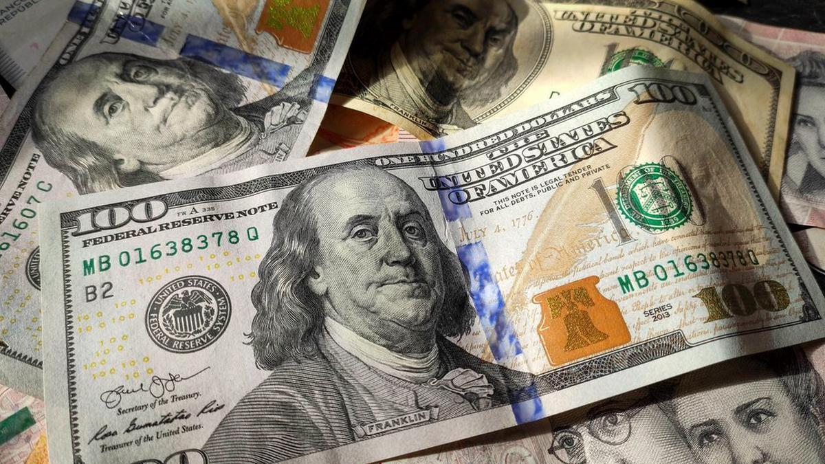El dólar oficial subió en la última rueda de enero El dólar oficial subió en la última rueda de enero y se mantuvo estable