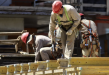 Argentina tiene un déficit de infraestructura Argentina tiene un déficit de infraestructura