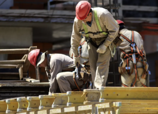 Argentina tiene un déficit de infraestructura Argentina tiene un déficit de infraestructura