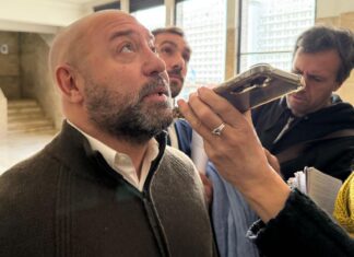 El Gobierno detectó sobreprecios de hasta 4239% en compras de andadores, sillas de ruedas y prótesis en el área de Discapacidad