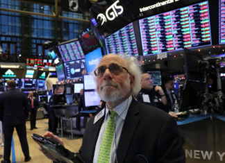 Riesgo país cae a 433 puntos y mejora la confianza Riesgo país cae a 433 puntos y mejora la confianza
