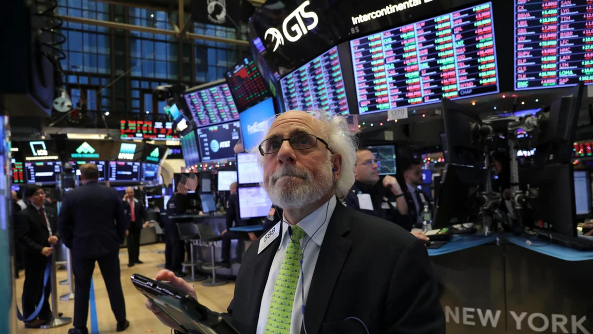 Riesgo país cae a 433 puntos y mejora la confianza Riesgo país cae a 433 puntos y mejora la confianza