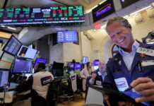 Suben acciones y bonos y el riesgo país se acerca a los 450 puntos Suben acciones y bonos y el riesgo país se acerca a los 450 puntos