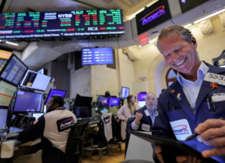 Suben acciones y bonos y el riesgo país se acerca a los 450 puntos Suben acciones y bonos y el riesgo país se acerca a los 450 puntos