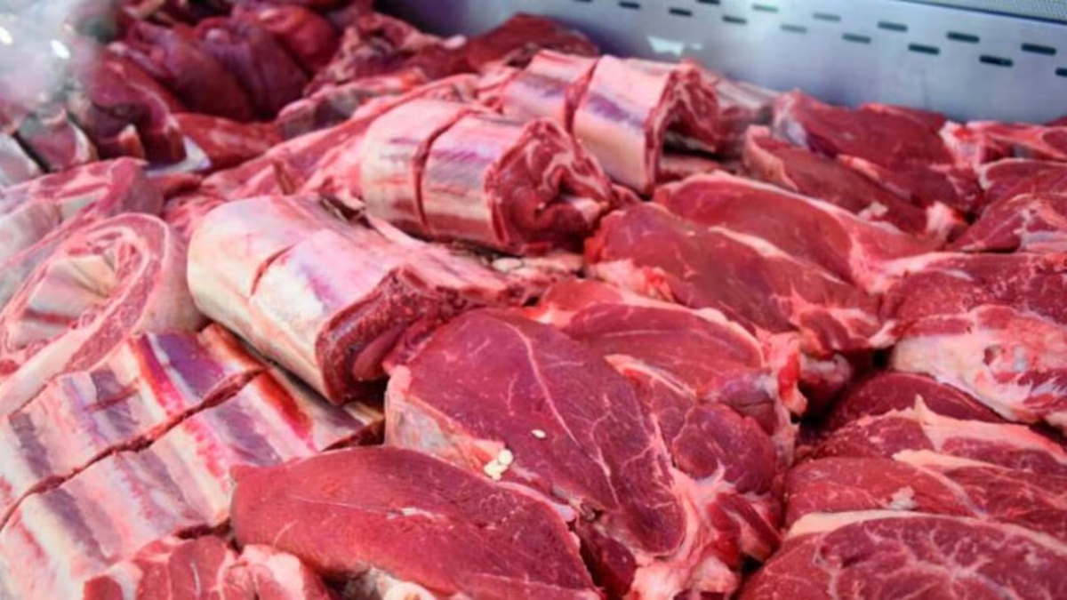 El pollo le ganó a la carne vacuna en consumo El pollo le ganó a la carne vacuna en consumo por el precio