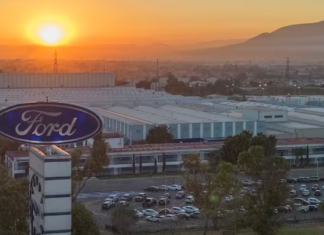 Ford volvió a contratar ingenieros tras las fallas de la IA Ford volvió a contratar ingenieros tras las fallas de la IA