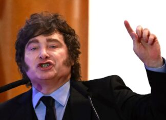 Javier Milei y sus medidas, EN VIVO: tras el acto de la AMIA, definen el operativo para recibir a la selección argentina