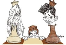 La interna libertaria llega a un momento crítico, entre intereses y negocios