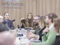Especialistas culpan al Gobierno por generar una crisis en el sector nuclear argentino