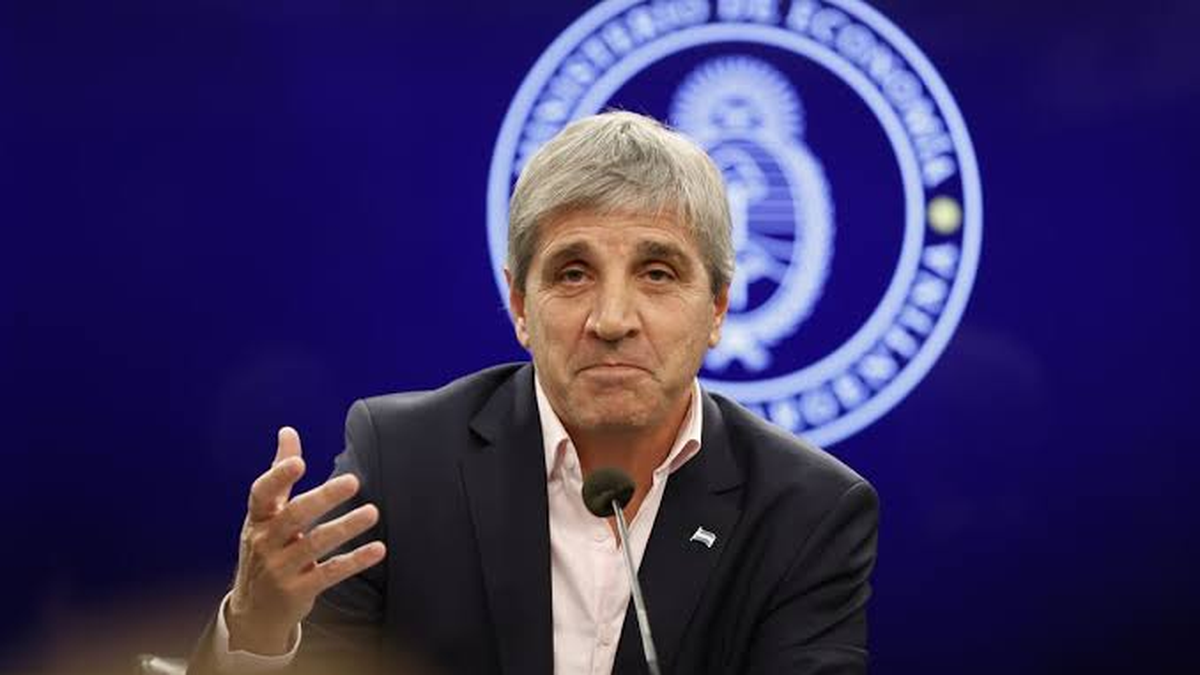 Caputo brindará una conferencia de prensa anunciando medidas económicas Caputo brindará una conferencia de prensa anunciando medidas económicas
