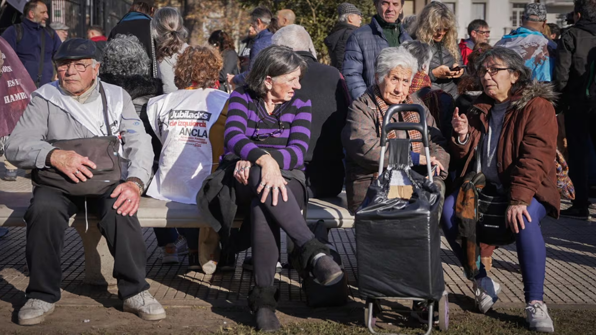 Tras el dato de inflación, cuánto aumentarán las jubilaciones y Tras el dato de inflación, cuánto aumentarán las jubilaciones y pensiones