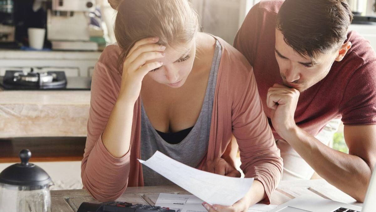 El aumento de la mora bancaria en las familias se El aumento de la mora bancaria en las familias se detuvo en agosto.