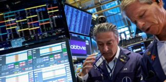 El riesgo país disminuye a 485 puntos, alcanzando su nivel más bajo en el último mes. El riesgo país disminuye a 485 puntos, alcanzando su nivel más bajo en el último mes.