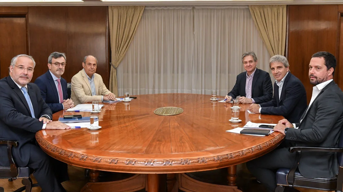 La UIA solicita al Gobierno medidas de alivio fiscal, reducción La UIA solicita al Gobierno medidas de alivio fiscal, reducción de impuestos y estrategias para el pago de energía.