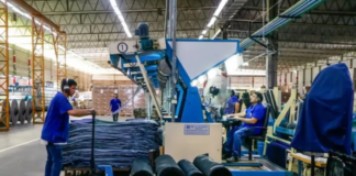 La producción industrial aumentó un 0,3% en agosto, interrumpiendo la tendencia a la baja. La producción industrial aumentó un 0,3% en agosto, interrumpiendo la tendencia a la baja.