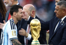 La carta de Claudio Tapia para despedir a Messi: Un homenaje especial.