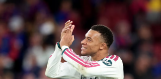 Mbappé se disculpa con China tras la controversia por un meme de Mao Zedong.