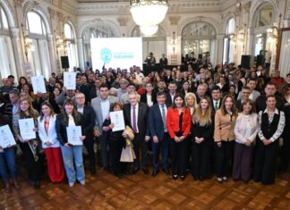 Jaldo anunció la entrega de 120 escrituras y destacó que Tucumán ha otorgado más de 5.400 títulos de propiedad.