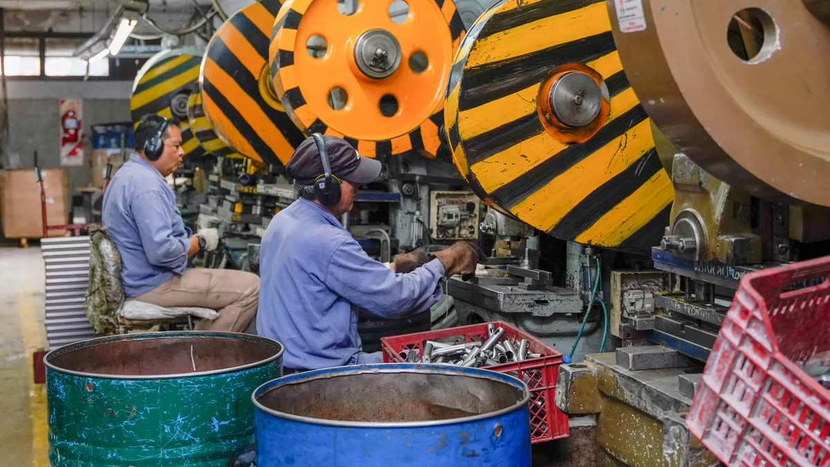La industria argentina ocupó el cuarto lugar en términos de La industria argentina ocupó el cuarto lugar en términos de bajo desempeño entre 84 países.