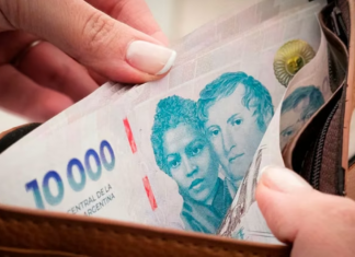 La población enfrenta desafíos para sobrevivir con recursos económicos limitados. La población enfrenta desafíos para sobrevivir con recursos económicos limitados.