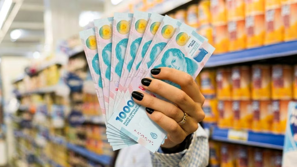 Los argentinos ajustan su presupuesto en alimentos y medicamentos para Los argentinos ajustan su presupuesto en alimentos y medicamentos para mantener sus hogares.