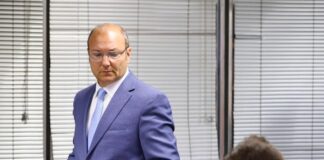 El juez federal de Rosario, Gastón Salmain, destituido por «mal desempeño» y se emite orden de detención.