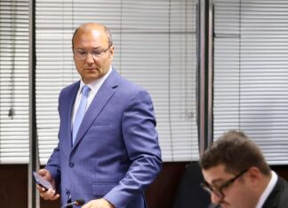 El juez federal de Rosario, Gastón Salmain, destituido por «mal desempeño» y se emite orden de detención.
