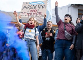 Un gremio estatal convoca a un paro de media jornada en apoyo a la protesta contra la Corte Suprema.